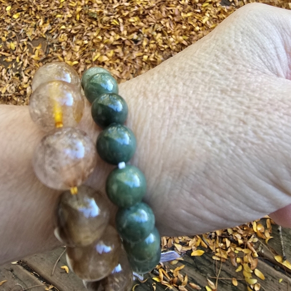 8mm Gradient Myanmar Jade Bracelet. - Picture 9 of 13